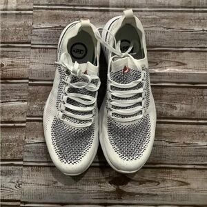 APL Techloom Breeze Women's Size 7.5 Running Shoes Sneakers Ivory Black